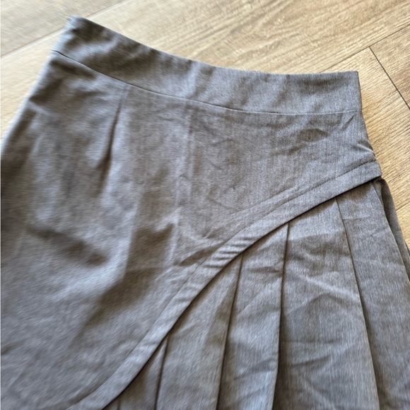 LAST PRICE🍒🤍 MIRACLE mini skirt ✨ - Picture 8 of 9